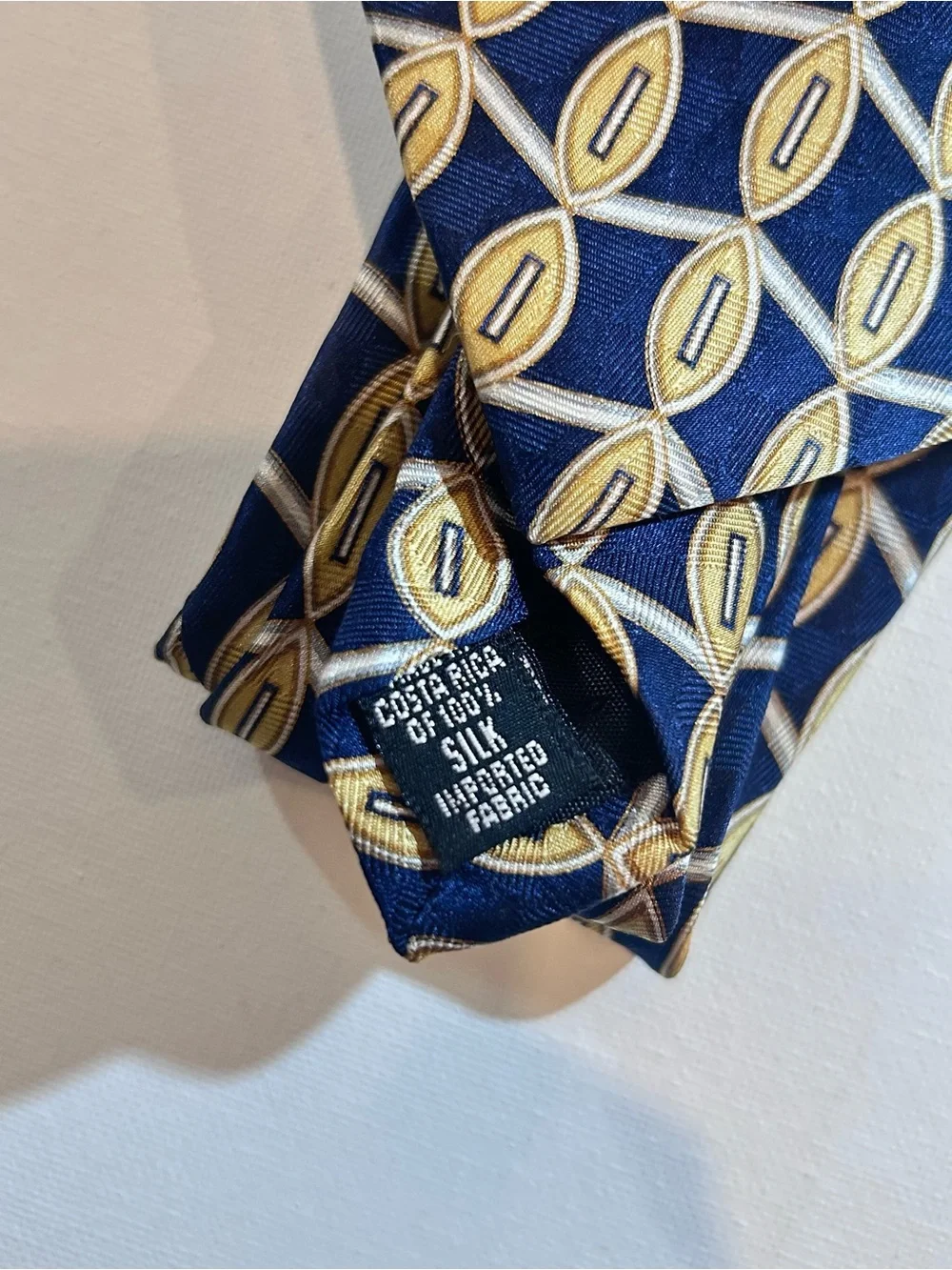 N.E.O. Bill Blass Men’s 100% Silk Tie Navy Gold Geometric Necktie
